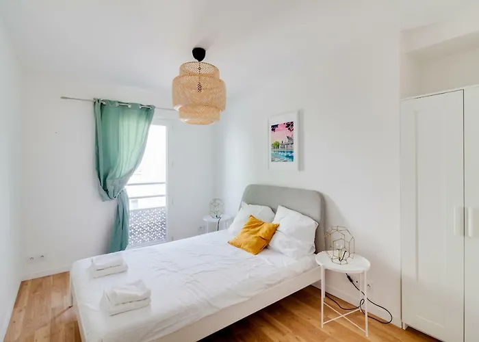 Nocnoc - Paradis, Piscine Et Rooftop Au Coeur De Nantes